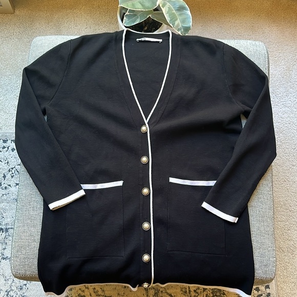 Zara Oversized Cardigan with Gorgeous Pearl button detailing! Size: M - Picture 1 of 17